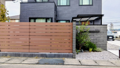 目隠しフェンス　サイクルポート　門柱　植栽　群馬県　高崎市　F様邸