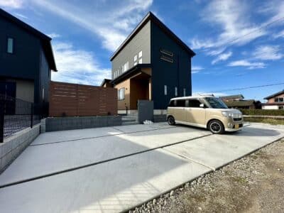 目隠しフェンス　門柱　植栽　タイル　群馬県　前橋市　K様邸